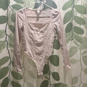H&M Light Pink Long Sleeve Bodysuit